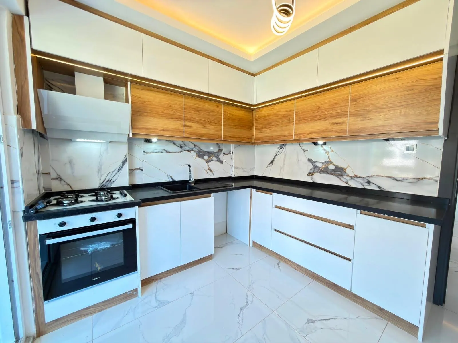 Edremit Altınkum Mh.'da 90 m² 3+1 Satılık Daire