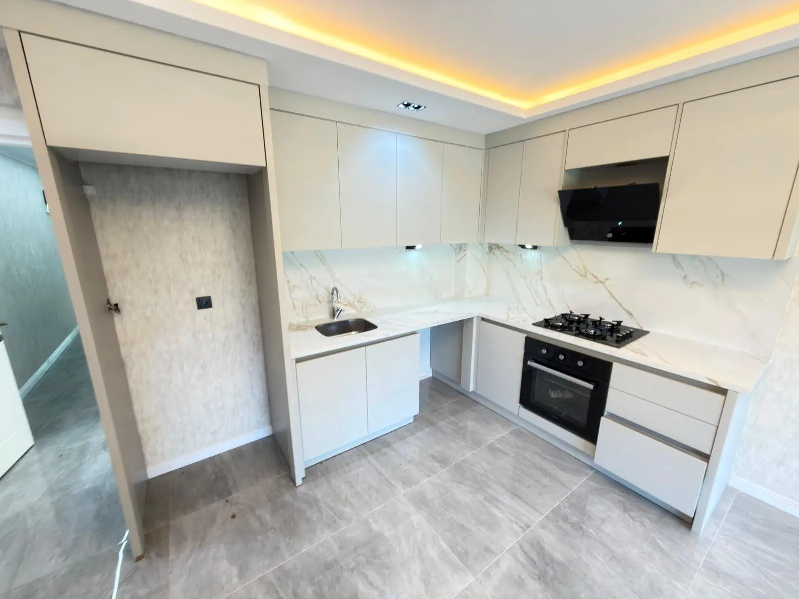 Edremit Yenimahalle'de 80 m² 2+1 Satılık Daire